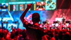 云顶之弈14.17版本：剪纸仙灵凯萨主C阵容运营，轻松制霸排位赛！